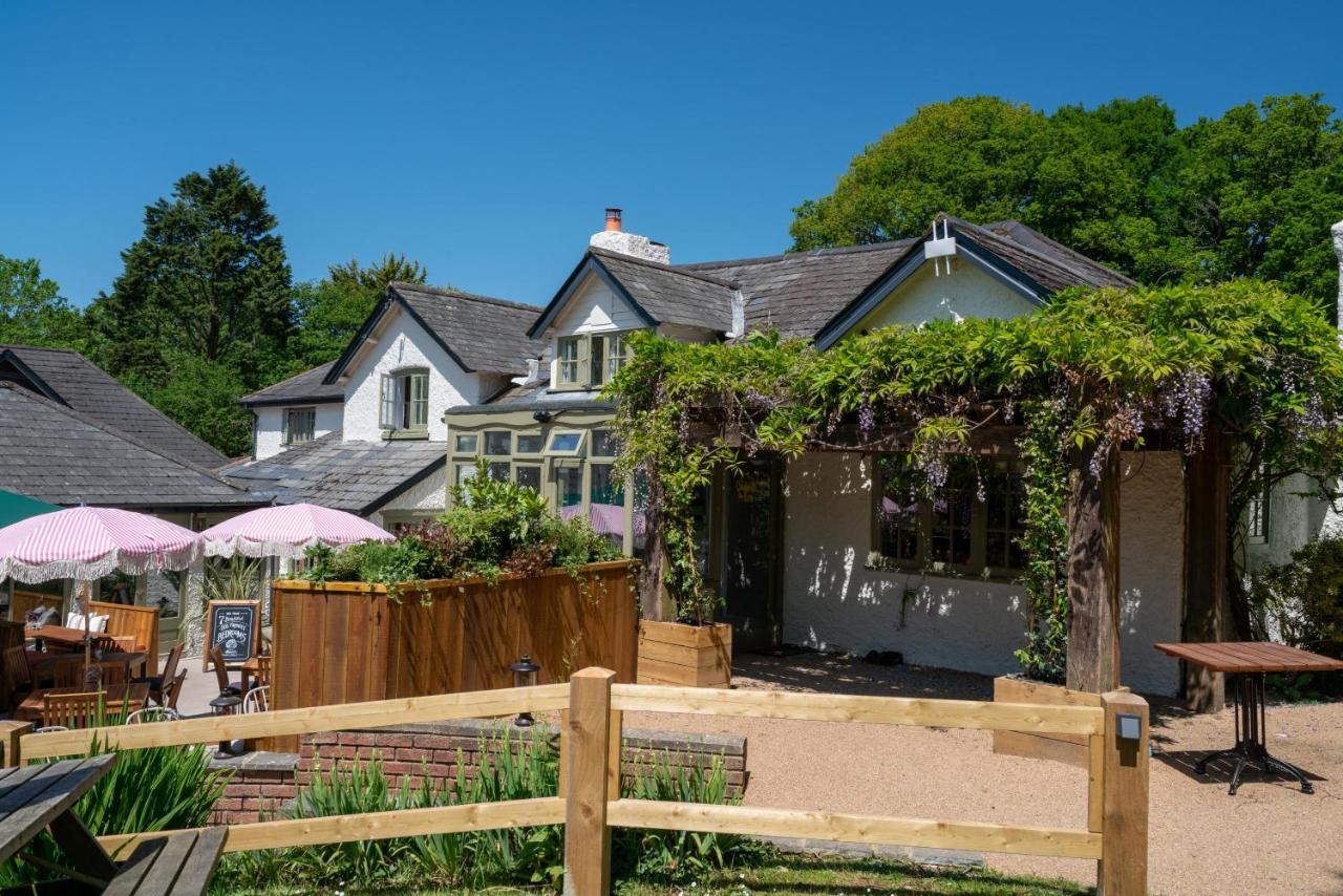 High Corner Inn Godshill  Exterior photo