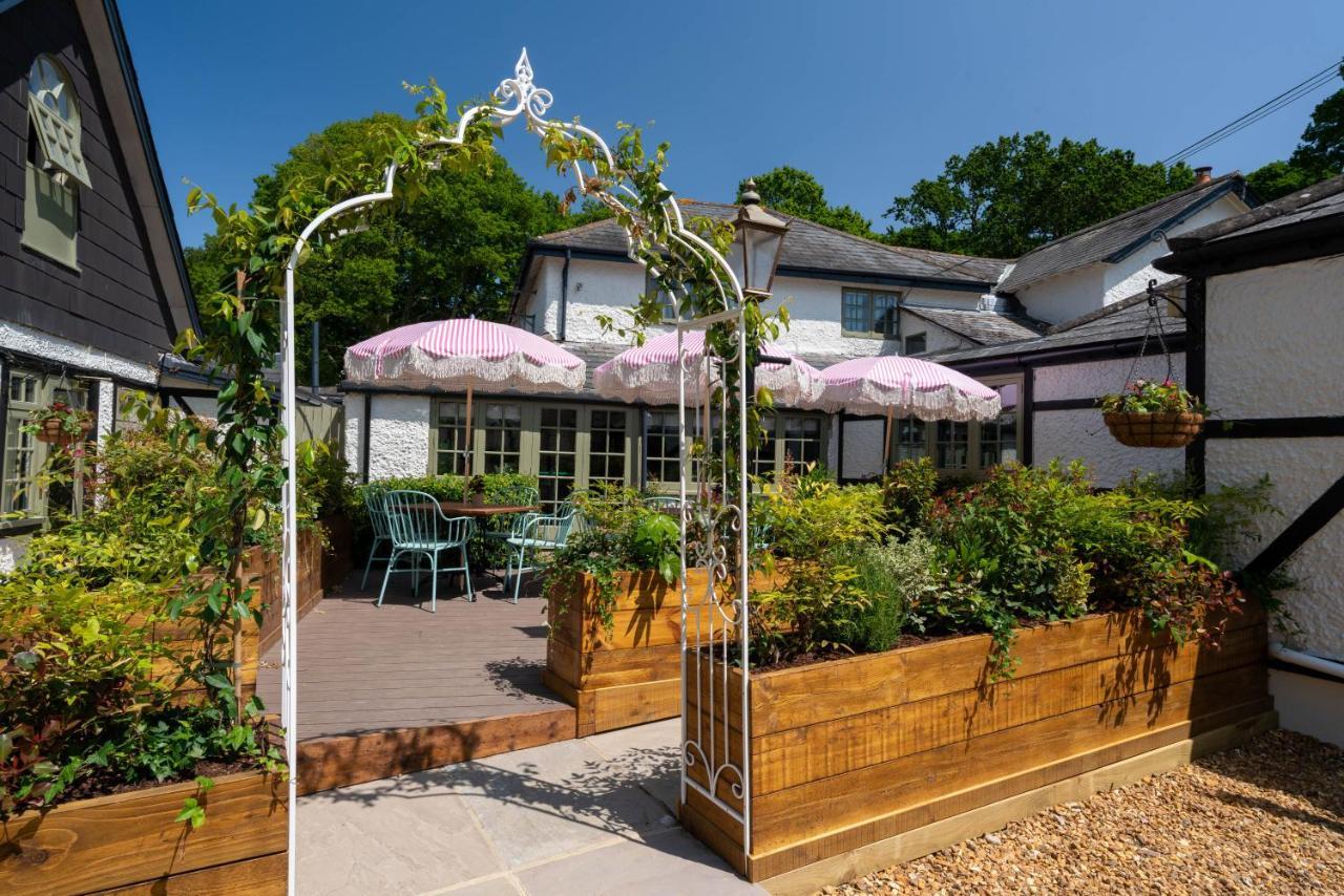 High Corner Inn Godshill  Exterior photo